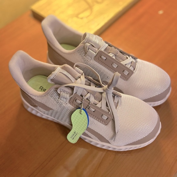 Shoes - Picture 3 of 4